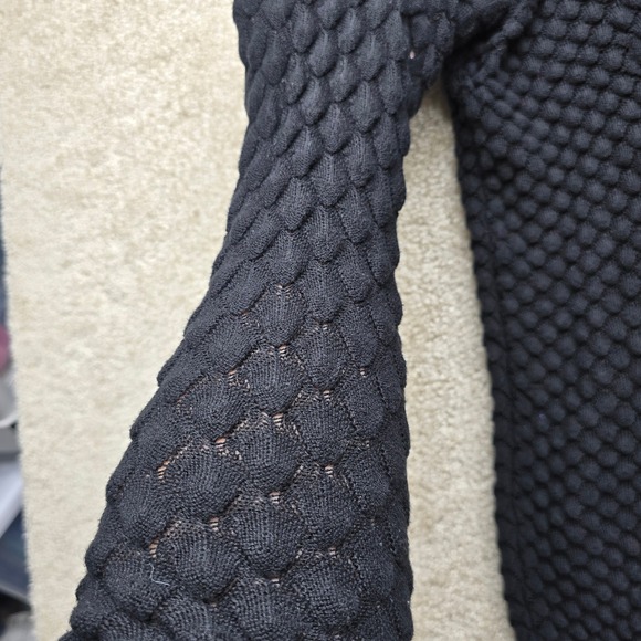 Element Black Textured Knit long sleeve very thin material Textured Bubble Knit - Picture 6 of 8